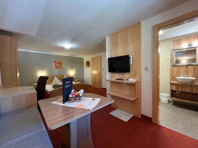 Pension Edelweiss Breitenbach am Inn Экстерьер фото