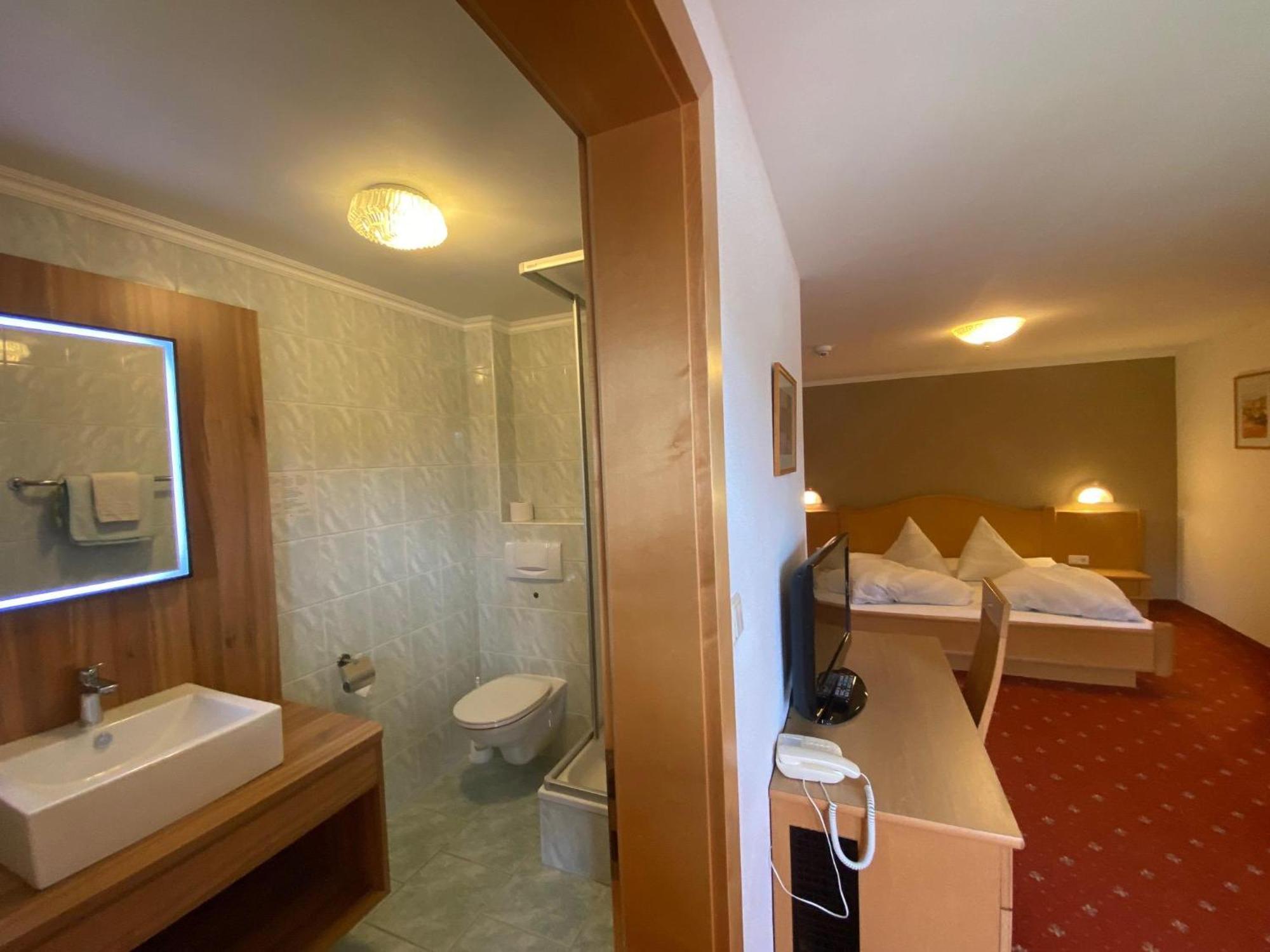 Pension Edelweiss Breitenbach am Inn Экстерьер фото