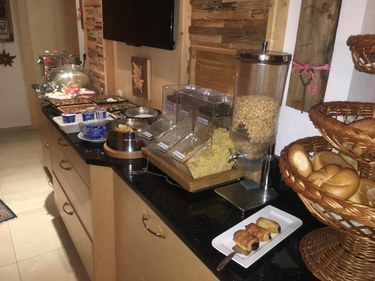 Pension Edelweiss Breitenbach am Inn Экстерьер фото